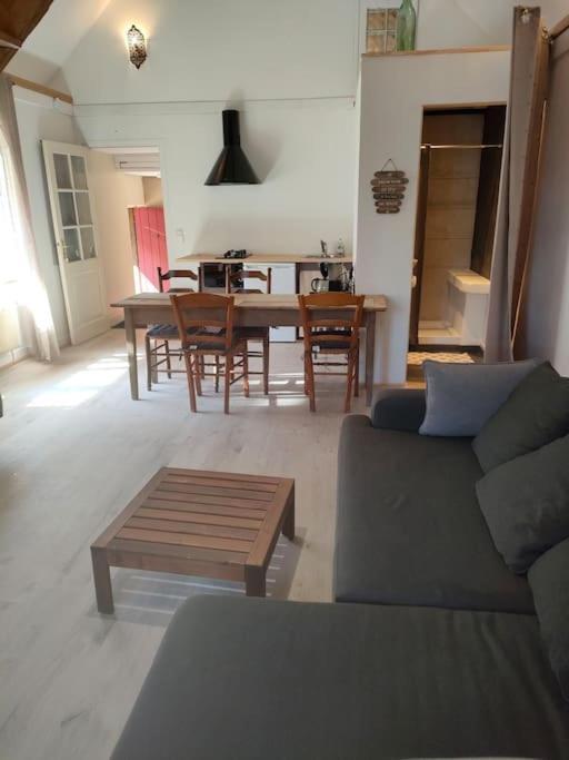 Le Ptit Loft Villa Brechamps Exteriör bild